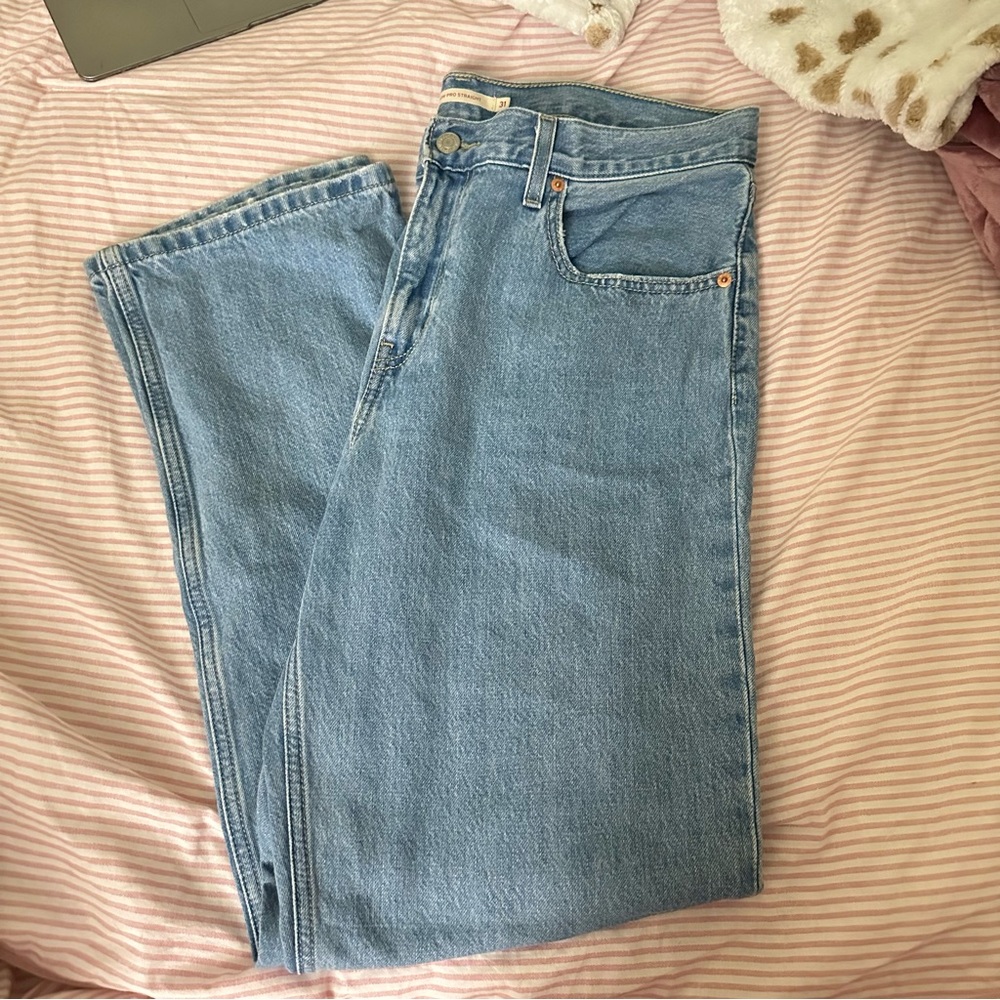 Levi’s low pro straight jeans !